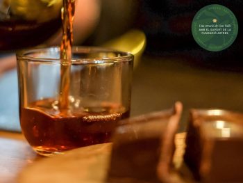 Torró de ratafia amb xocolata negra